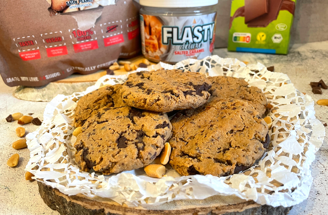 Vegane Chocolate-Peanut-Protein-Cookies
