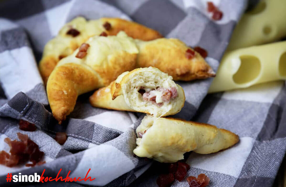 Protein-Schinken-Käse-Croissants