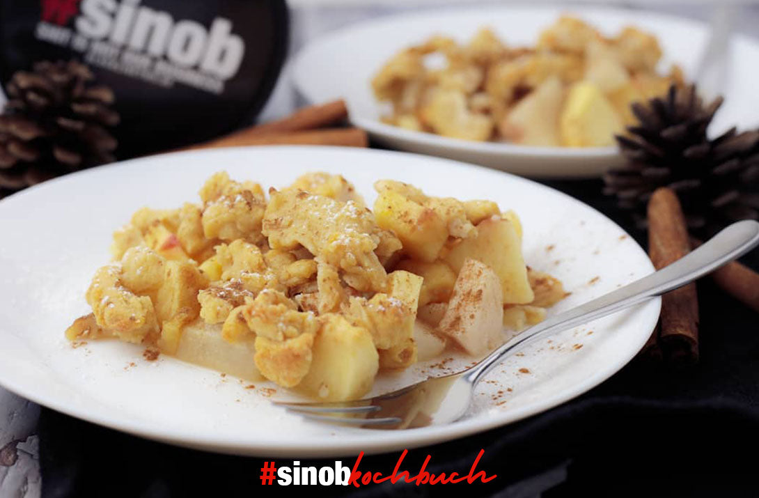 Apfel-Birnen-Crumble mit Walnüssen