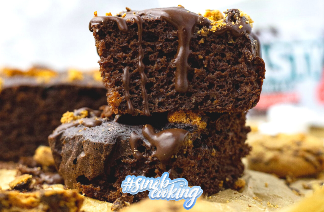 Cookies-and-Cream-Protein-Brownies