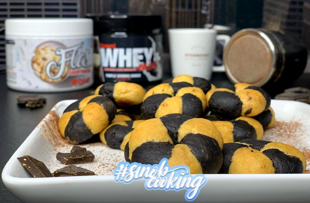 Protein-Schwarz-Weiss-Gebäck