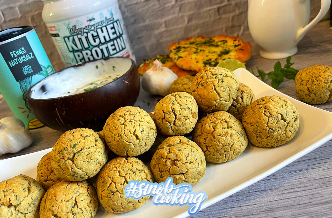 Protein-Falafel mit Joghurt-Minz-Dip