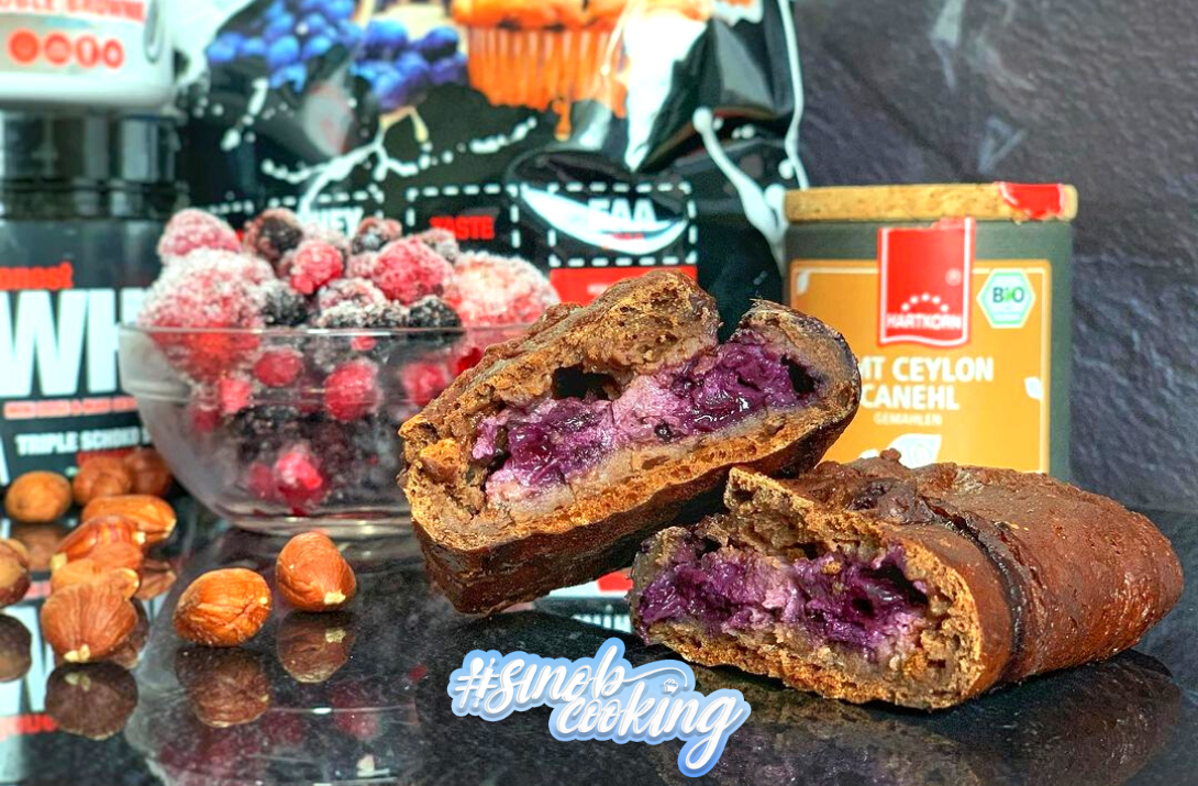 Schoko-Taschen mit Blueberry-Cheesecake-Füllung