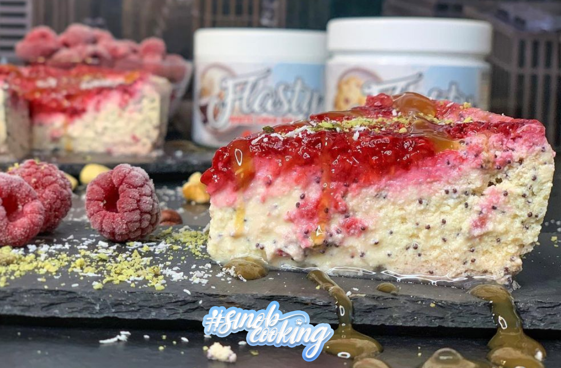 Cremiger Joghurt-Mohn-Cheesecake mit Himbeeren Cremiger Joghurt-Mohn-Cheesecake mit Himbeeren