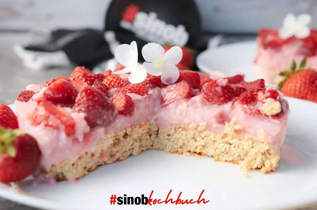 Double Strawberry Cake